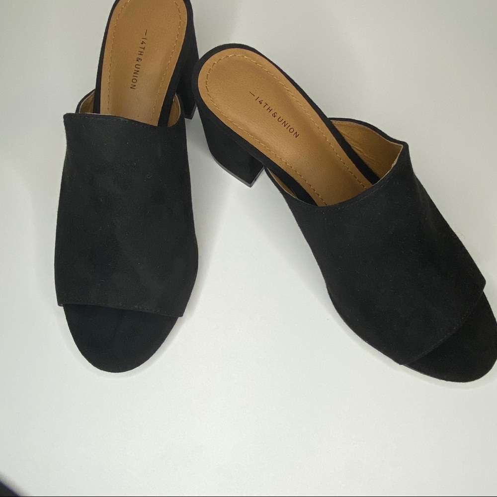 Women’s black faux suede open toe sandals